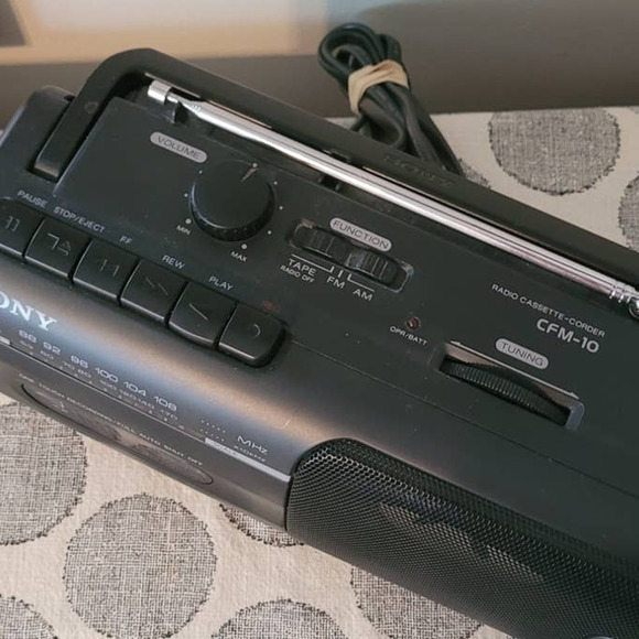 Sony CFM-10 AM/FM Cassette Player Radio Boombox - Picture 3 of 6
